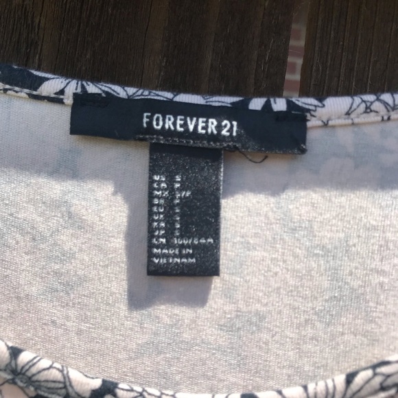 Forever 21 summer dress - Picture 3 of 5